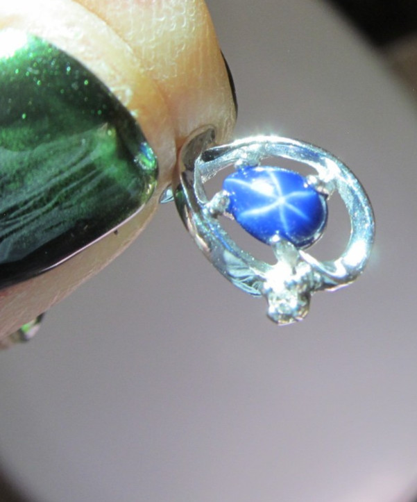 VINTAGE 10K WHITE GOLD OVAL BLUE STAR SAPPHIRE DIAMOND SLIDE PENDANT