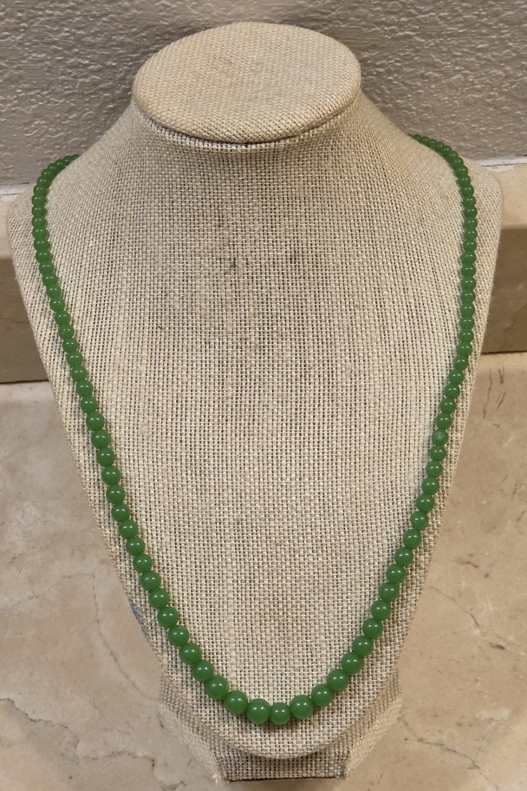 Stunning Vintage Genuine 24″ 2-8mm Graduated Jade Necklace 14k Gold Clasp