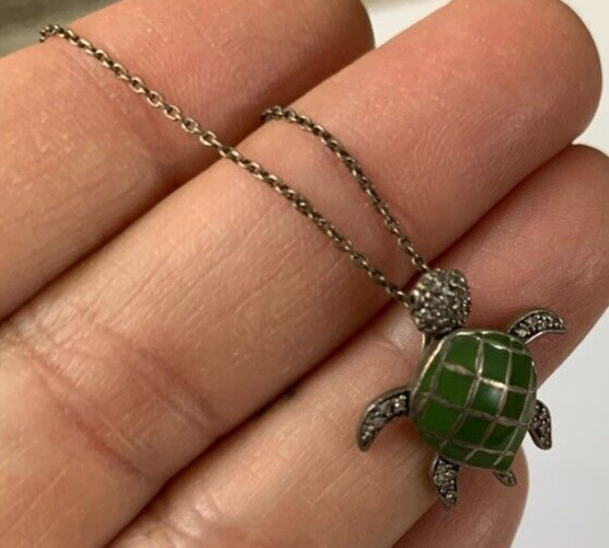 Sterling Silver 925 Necklace 1/10 CTW Diamond Green Turtle Pendant Womens