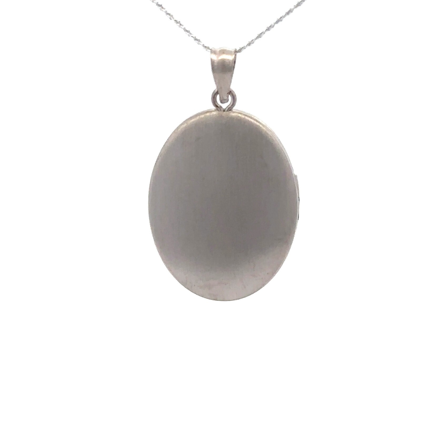 Sterling Silver Oval Locket With Tree (20 x 32 mm)