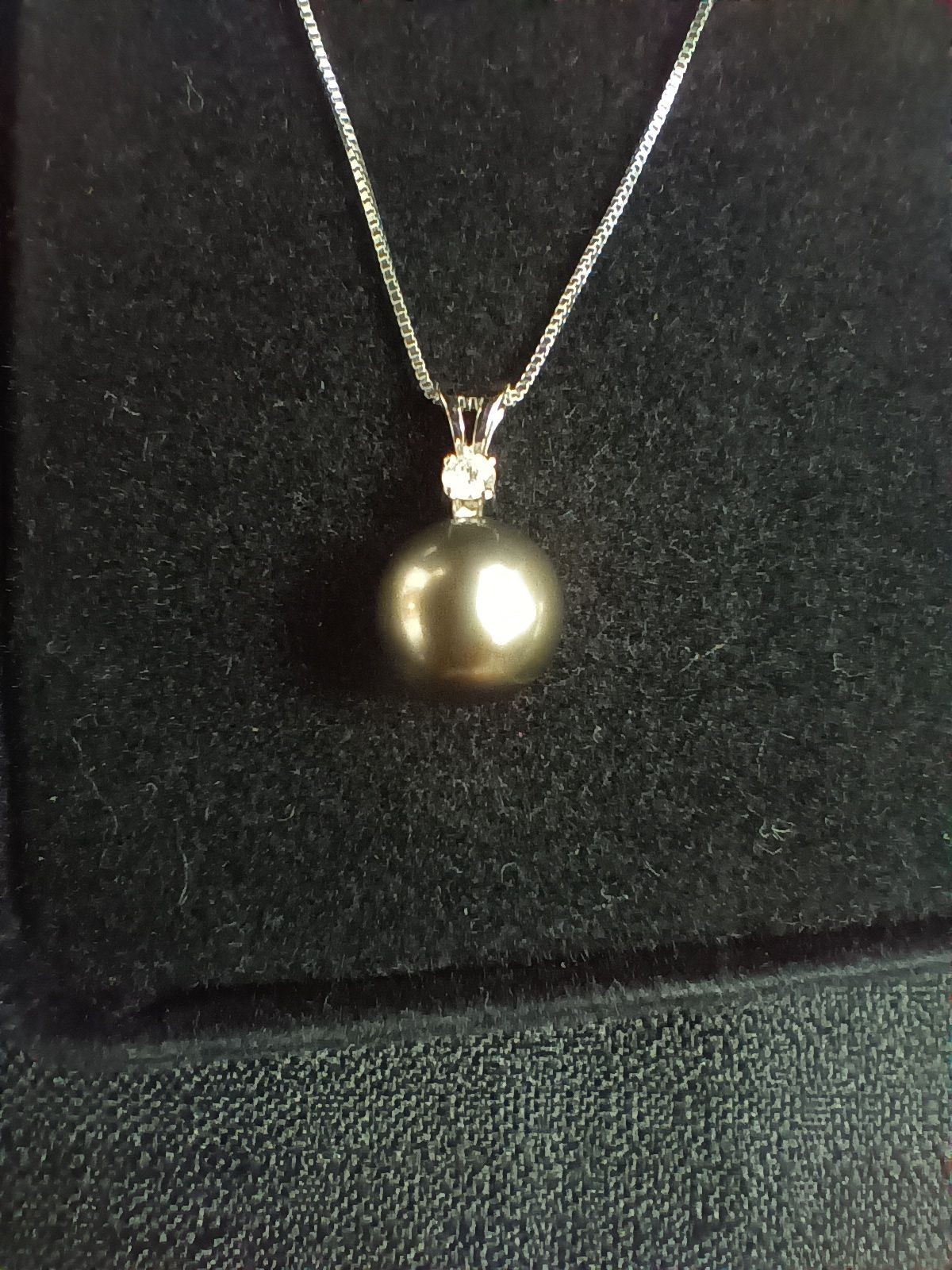 Black Pearl with Diamond Necklace