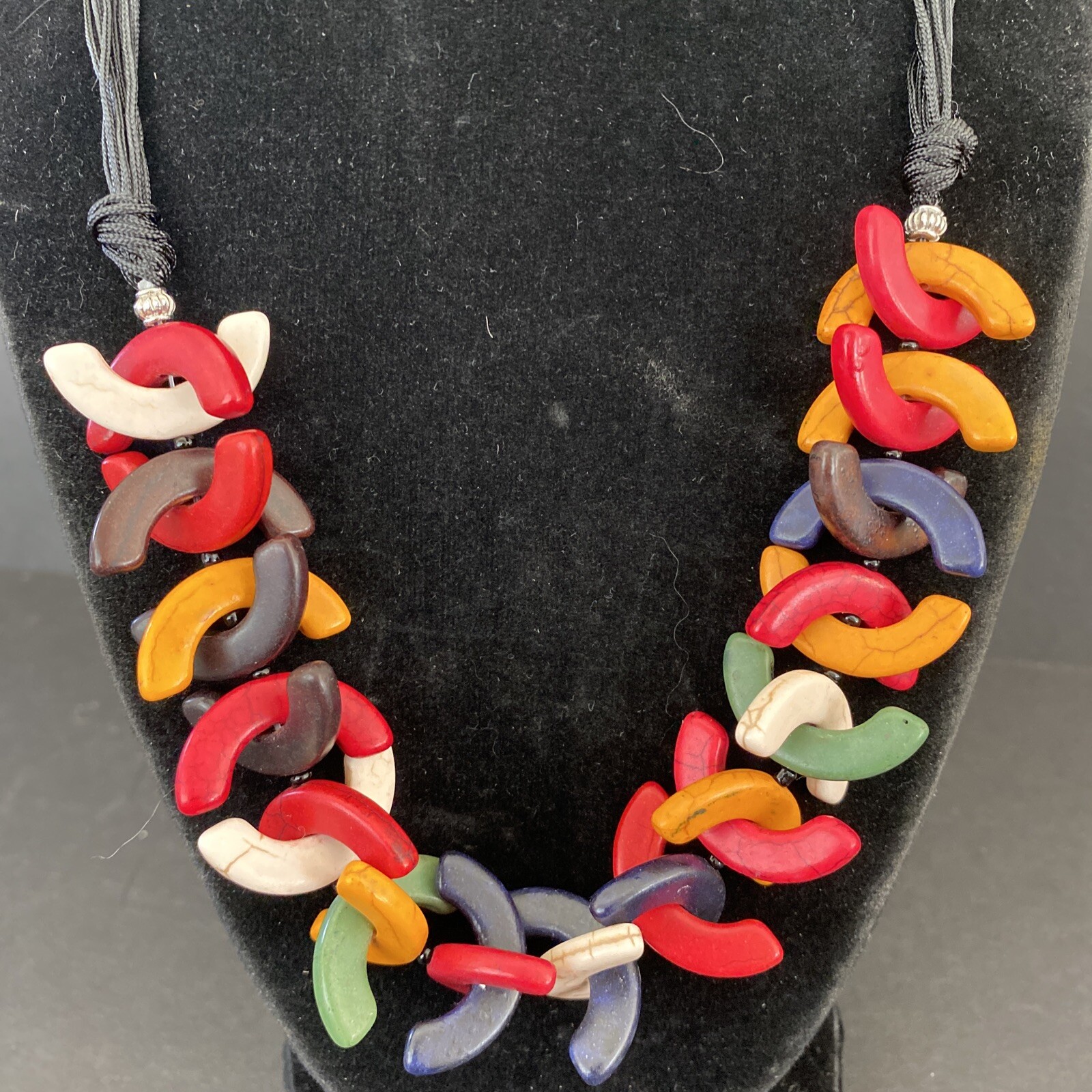 Vintage 10 Strand Knotted String Smile Shaped Cracked Design Beaded Necklace 20″