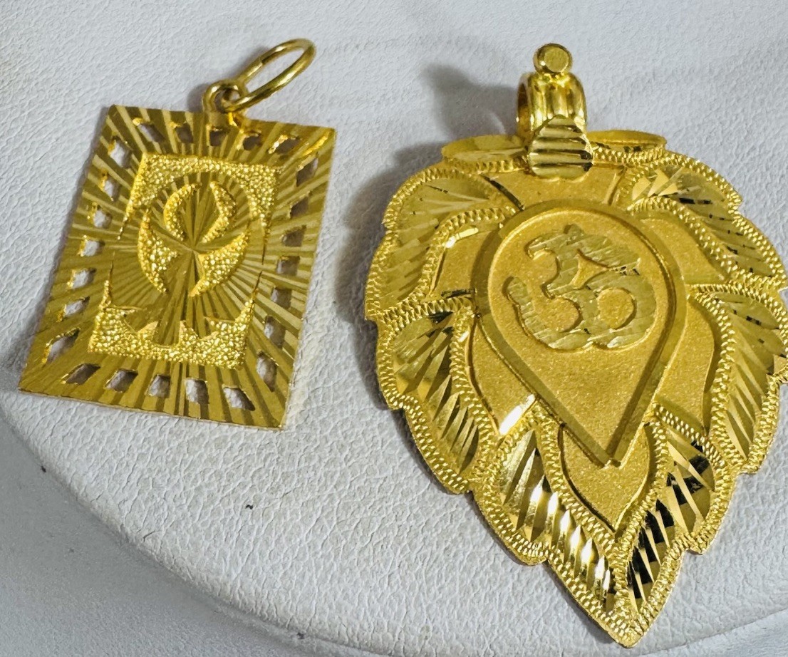 Saudi 22K Solid 916 Real Gold Two Set (2) Leaf Flower/Sikh Allah Pendant 9.2g