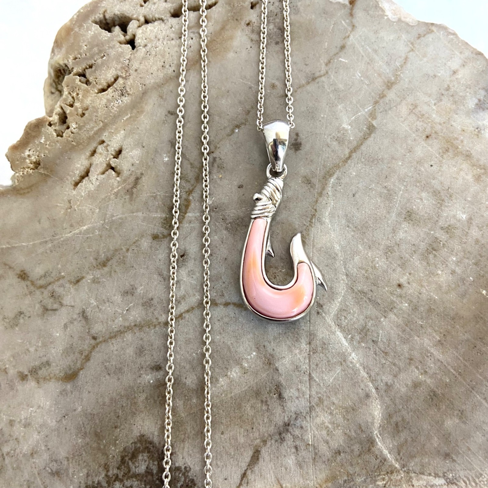 Sterling Silver 925 Pink Conch Maui Fish Hook Pendant Necklace 18″ Cable Chain