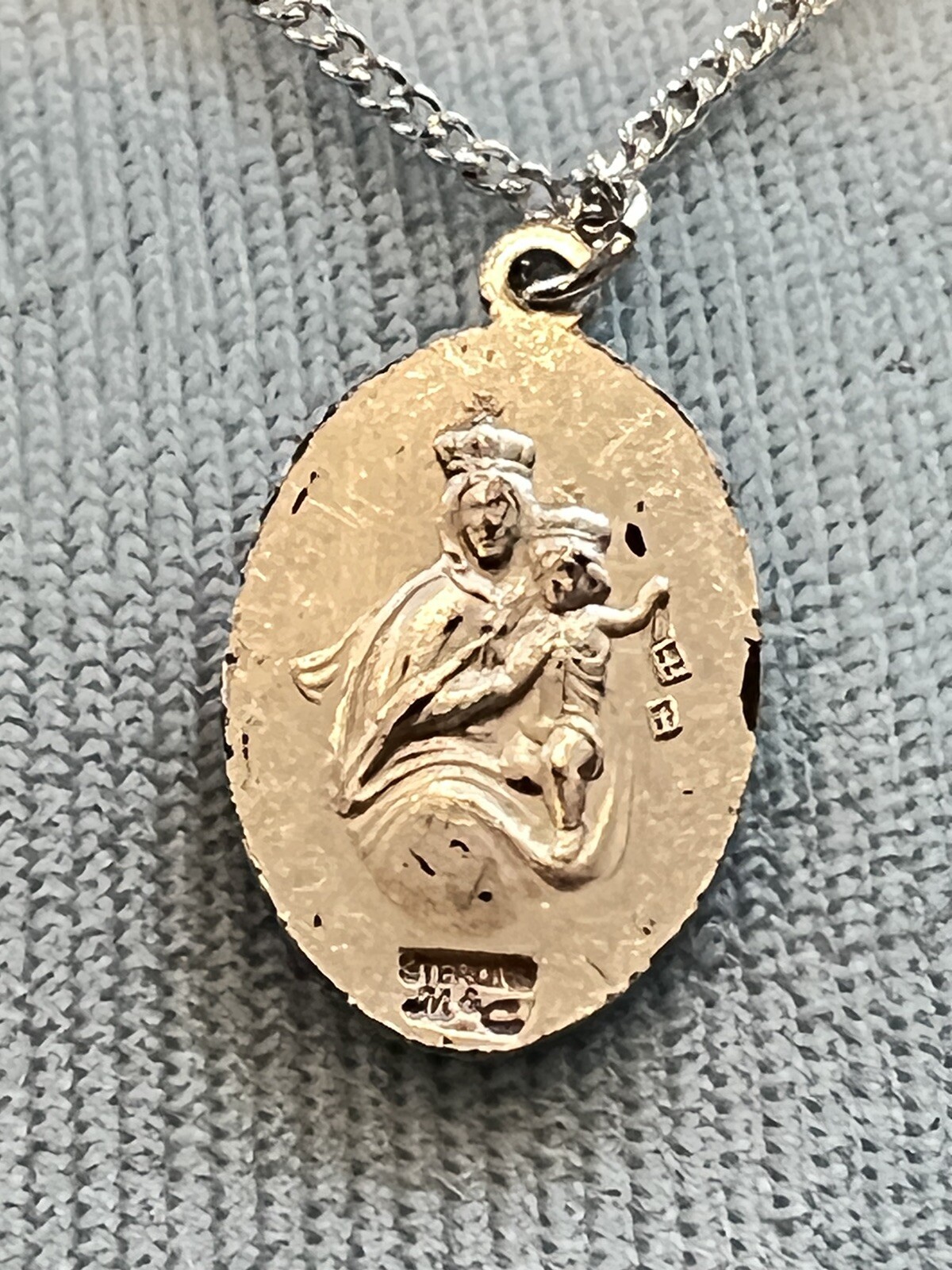 Vge Sterling Rhodium Finish 2 Sacred Heart Of Jesus 2 Signed Metal Necklace ￼