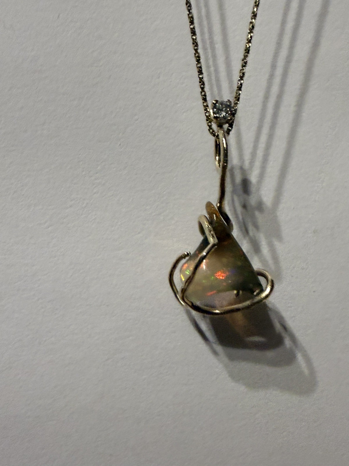 14k Solid Yellow Gold 2.12 Carats Natural Opal and diamond pendant