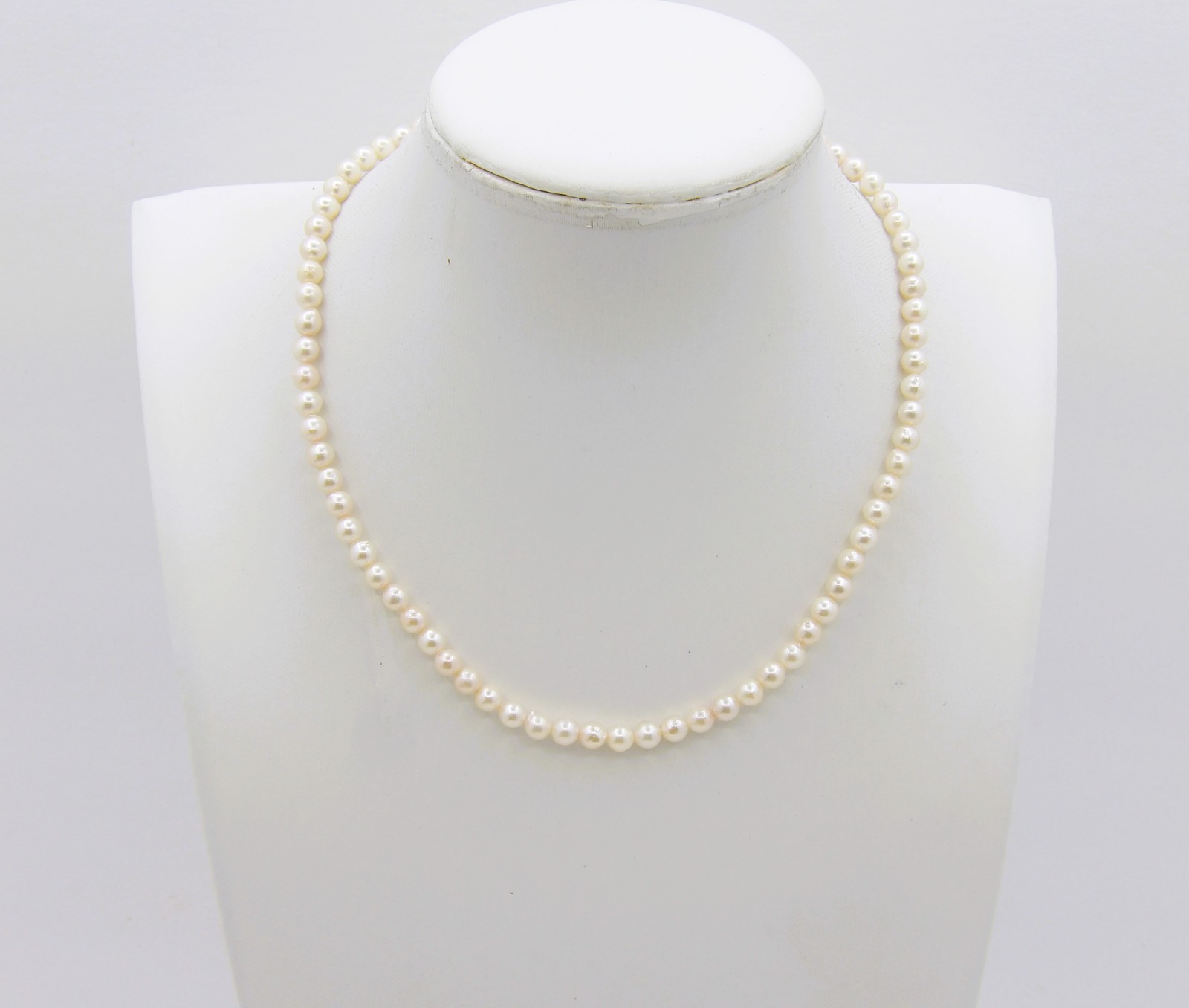 14″ inches White Akoya Near Round Genuine Pearl Necklace Woman Jewelry NK825