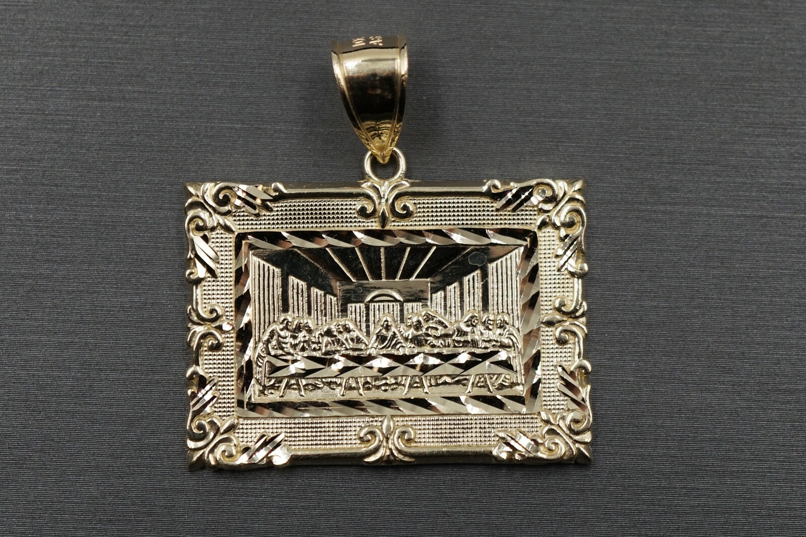 10K Solid Yellow Gold 1.45″ Diamond Cut Picture Flame Last Supper Charm Pendant.