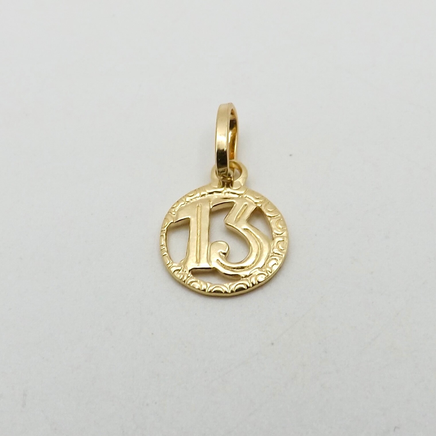 Solid 18k Gold Lucky 13 Number Thirteen Circle Charm Pendant Italy 750 New