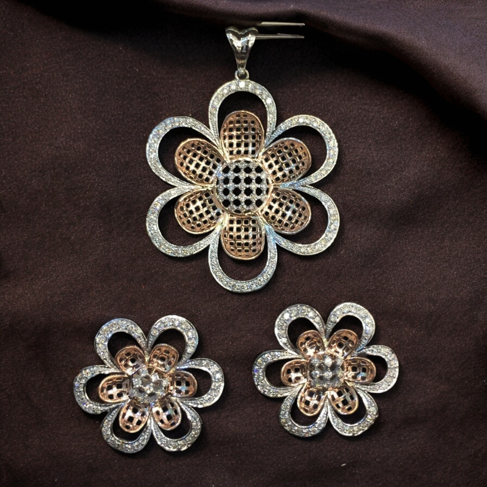 2.96 Cts Round Brilliant Cut Diamonds Pendant Earrings Set in 14K Two-Tone Gold