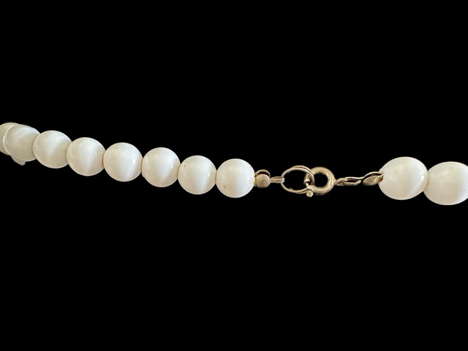 Vintage 11” Long Red And White Plastic Lucite Necklace.