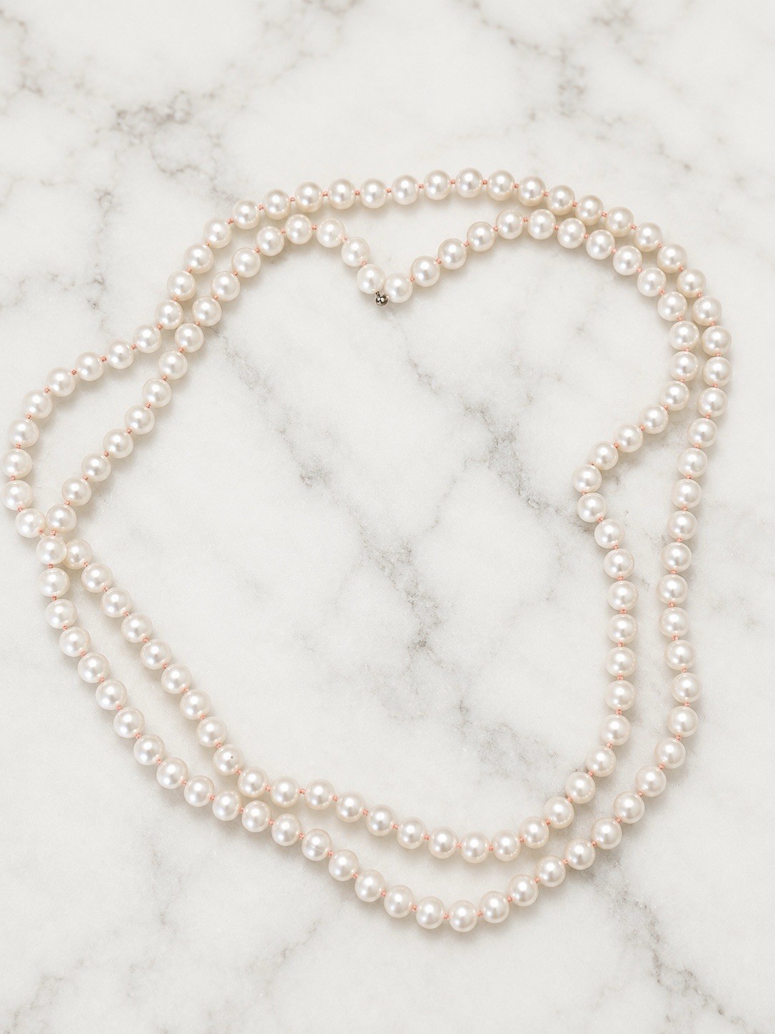 Vintage Long Faux Pearl Beaded Necklace – Classic White Plastic Strand Retro