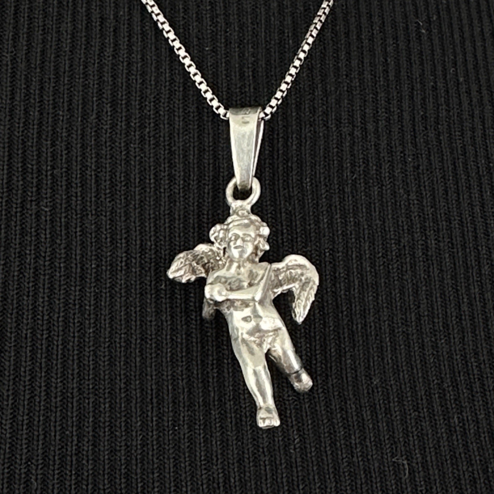 PRAYING CHERUB pendant necklace – sterling silver Mexico vintage 18″ box chain