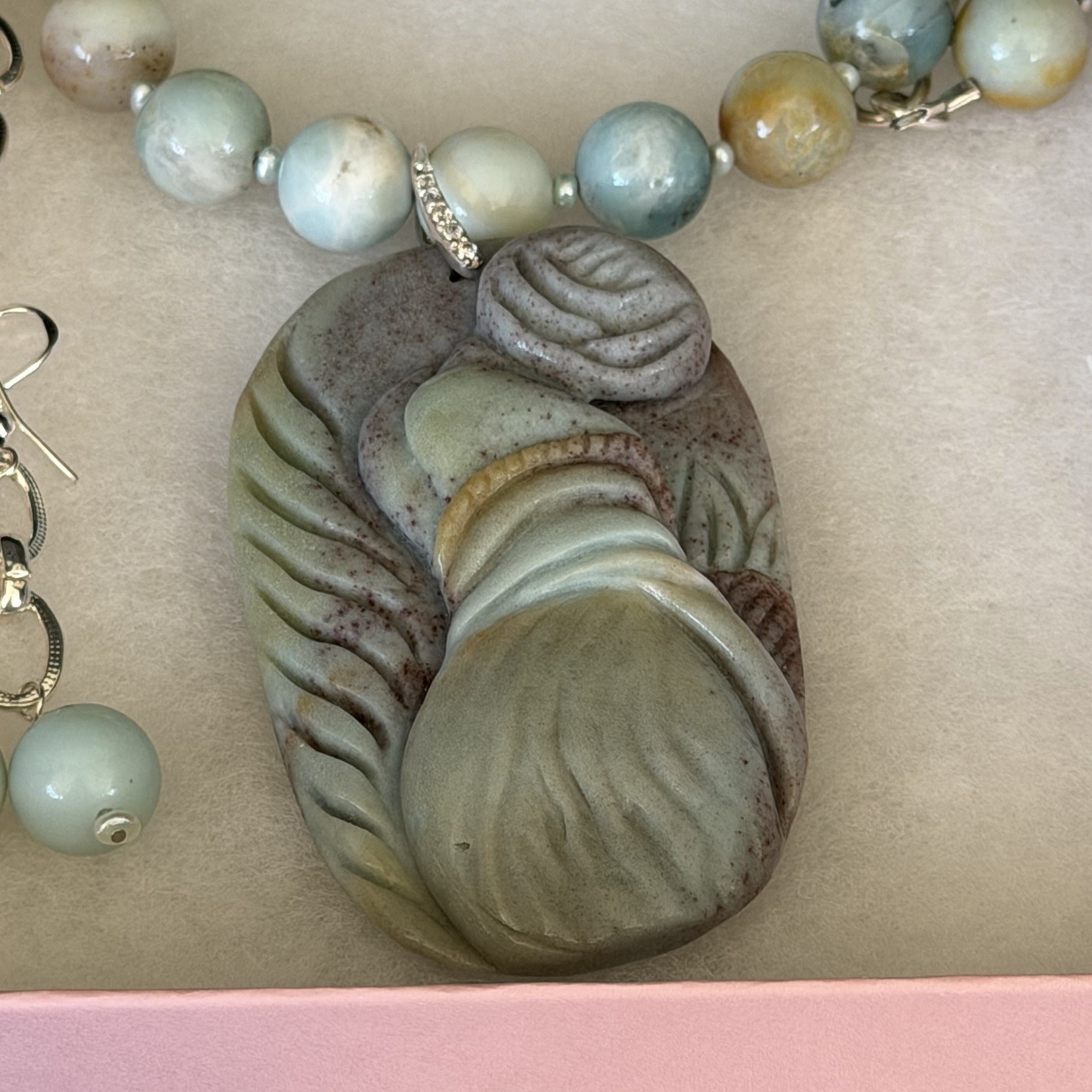 HAND CARVED NATURAL JASPER LADY PENDANT AMAZONITE PEARL NECKLACE EARRING SET
