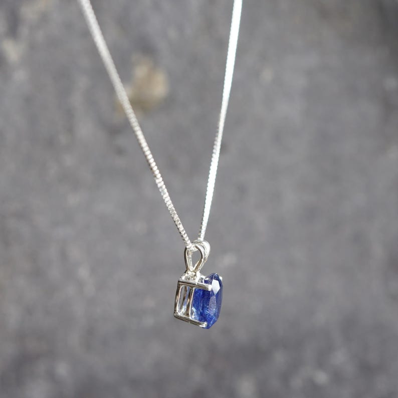 Natural 15 Ct Ceylon Blue Sapphire Oval Cut AGL Certified Gemstone Pendant