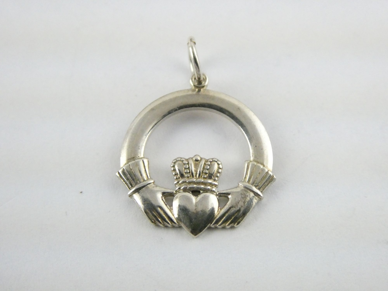 Solvar Ireland Sterling Silver Claddagh Hands Heart Charm Pendant 925 1.9g 7/8In