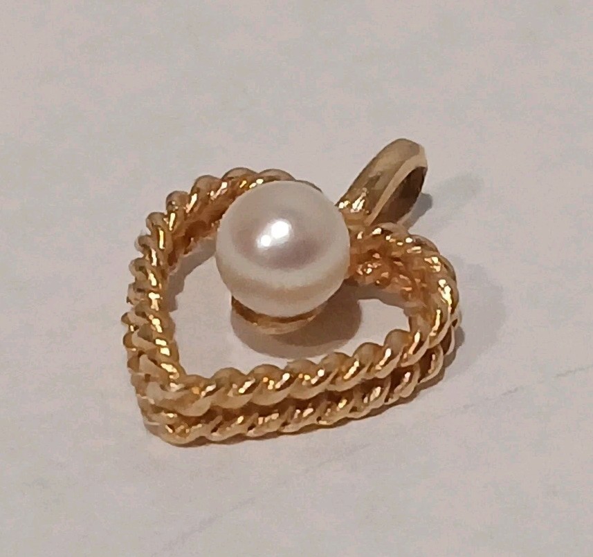 14K Yellow Gold Rope Heart & Pearl Pendant