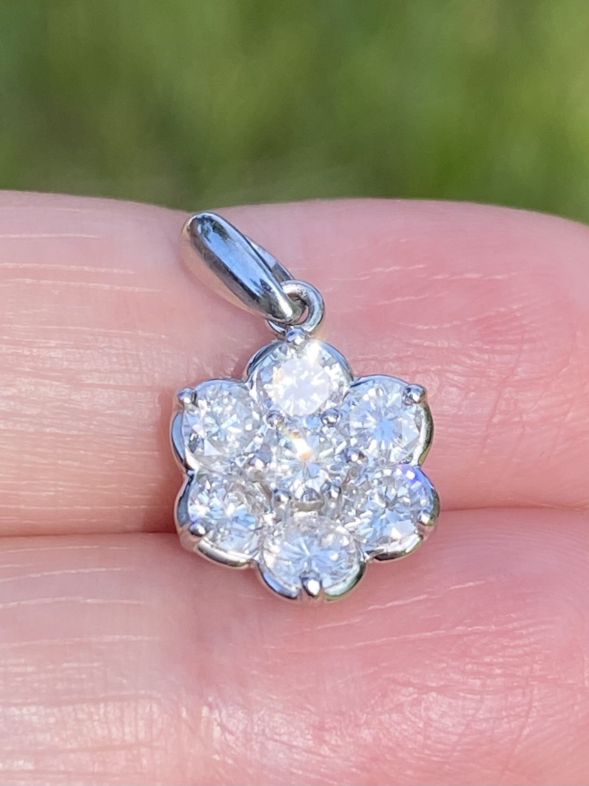 Vintage 1.00CTW 100% Natural Diamond Flower Platinum Pendant