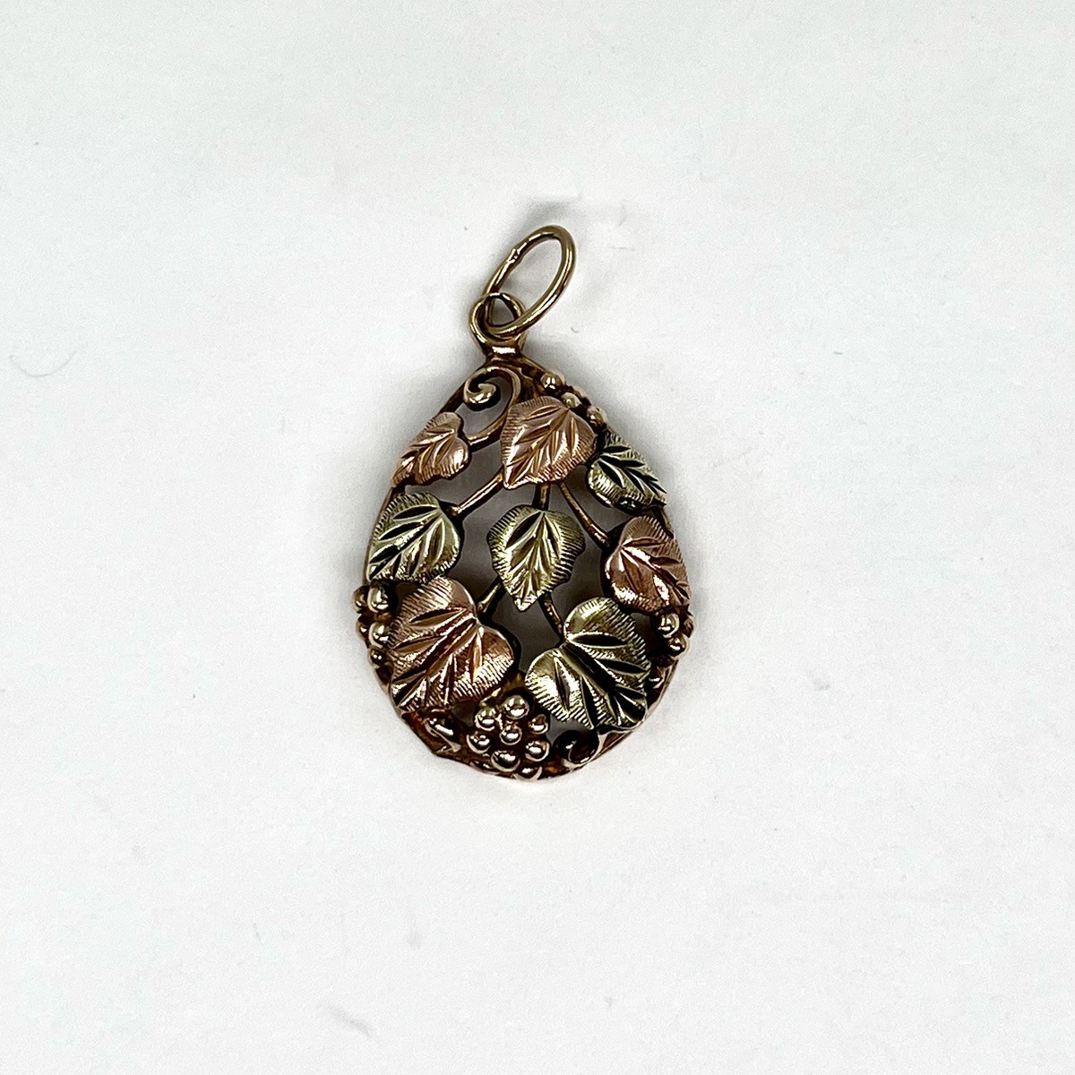 Black Hills 10k Multi-Tone Gold Grape Leaf Teardrop Autumn Pendant (I-54259)