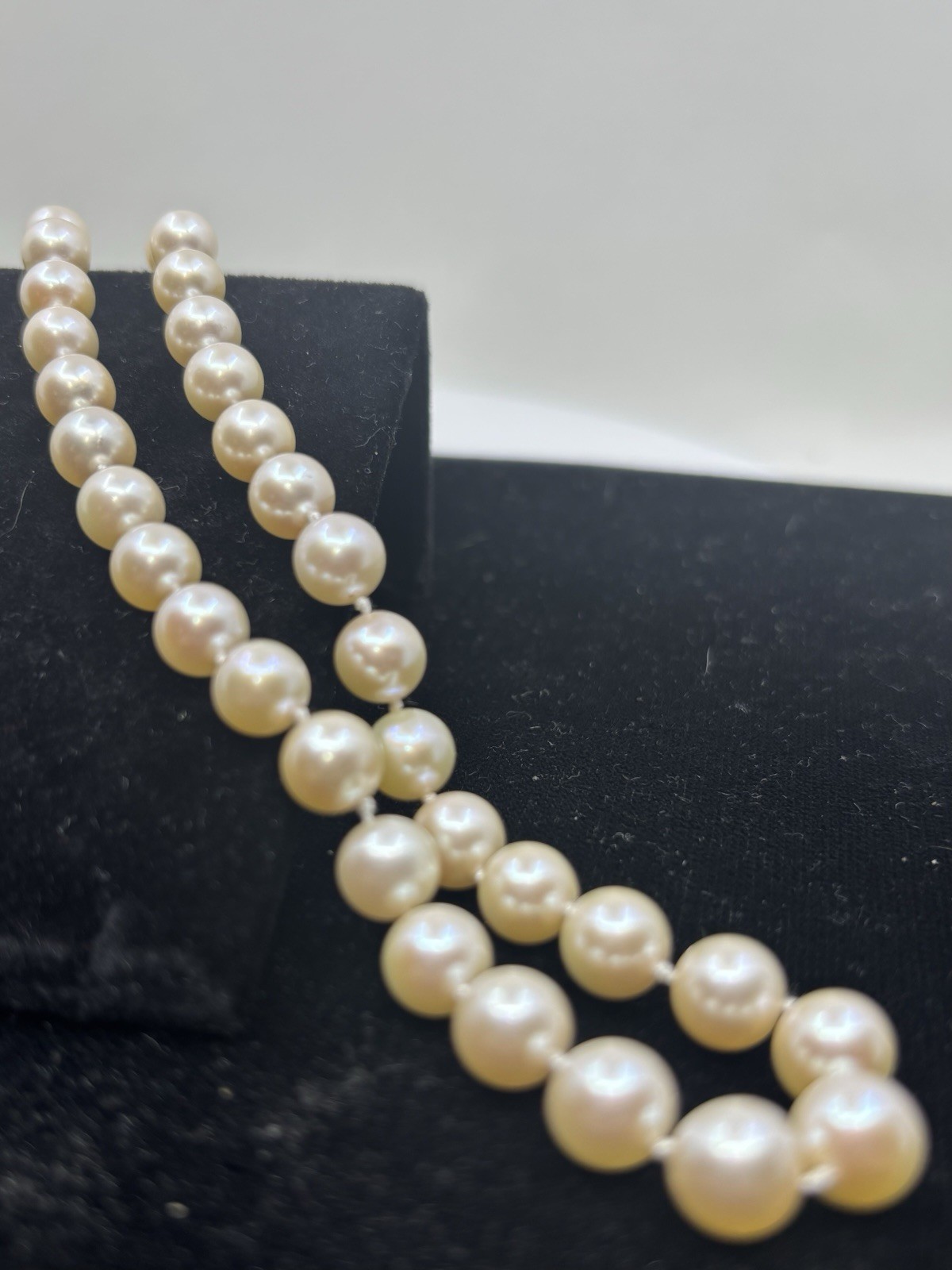 19 Inch Single strand akoya pearl necklace, 7 1/2-7 3/4 mm.