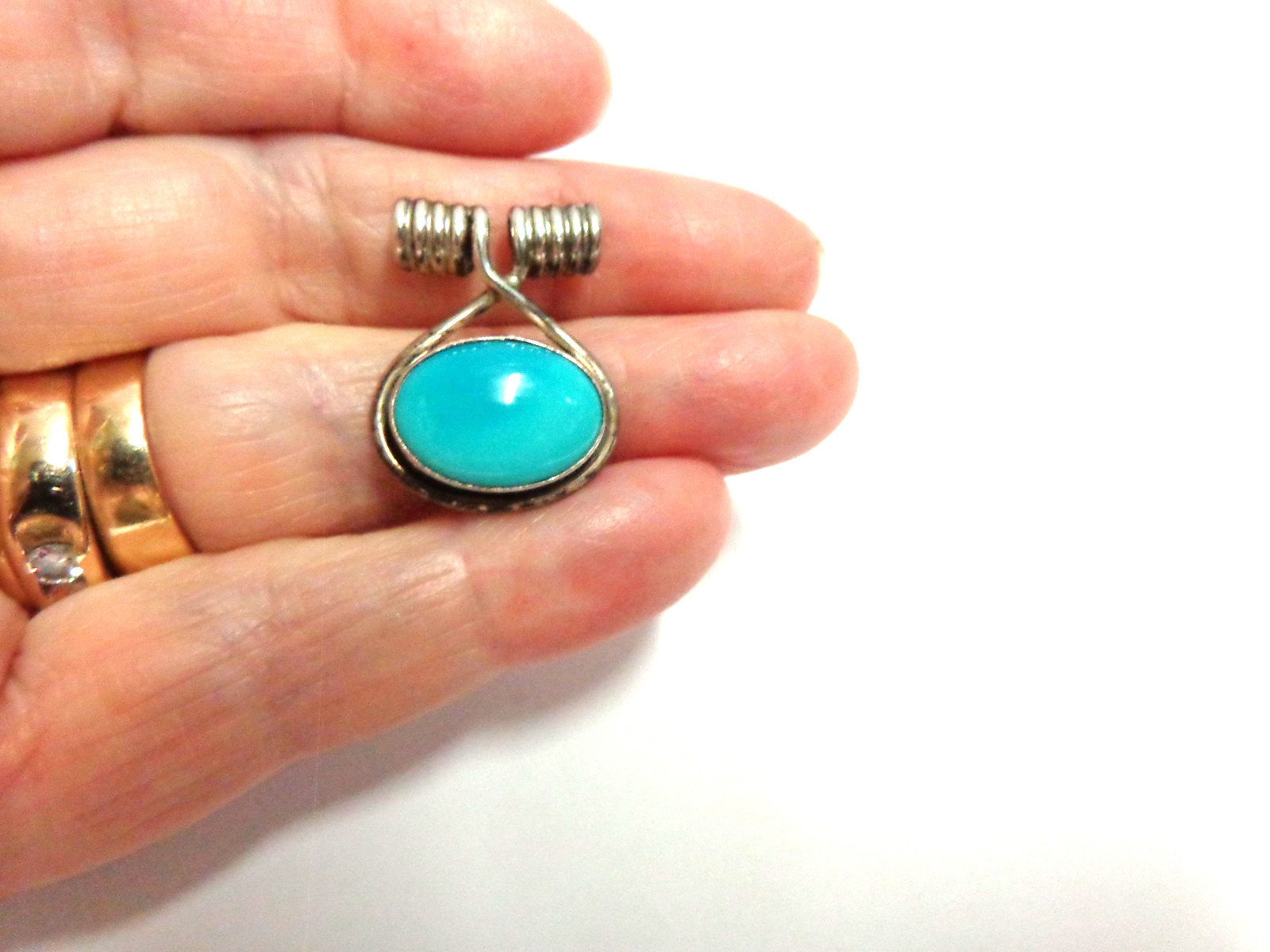 sterling silver turquoise pendant by G sz 7/8 in lg wgt 2.9 grams tcw 3