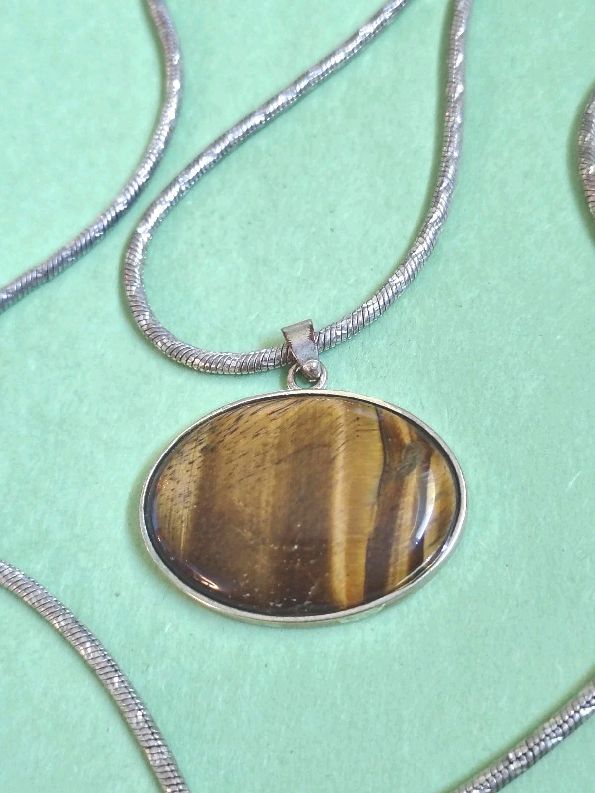 TIGER’S EYE Gemstone Pendant & Necklace In Silver Tone