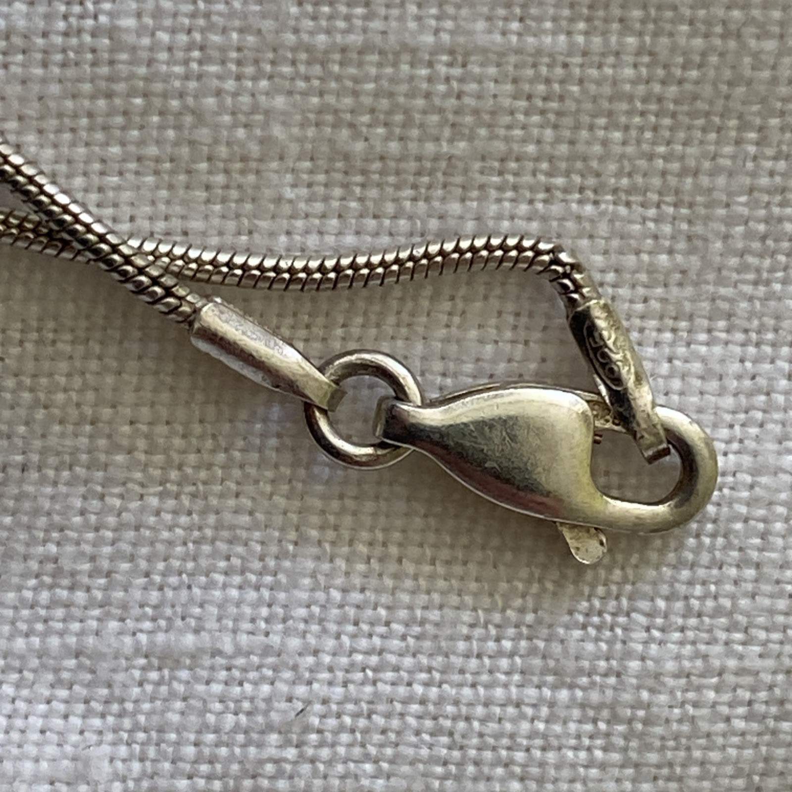 Pretty Solid Sterling Silver Designer Latham & Neve Star Pendant 40cm