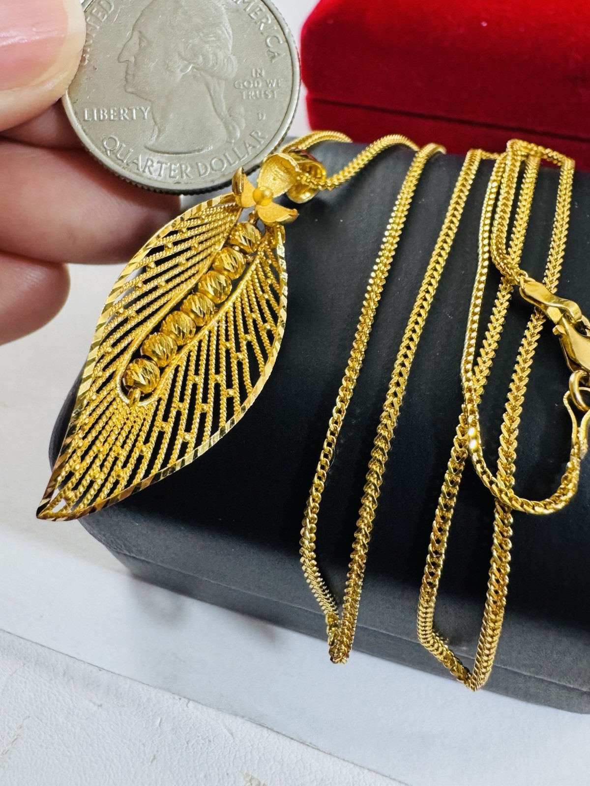 Solid 22K 916 Yellow Saudi Dubai Gold Flower Leaf Necklace 20” long 1.6mm 7.9g