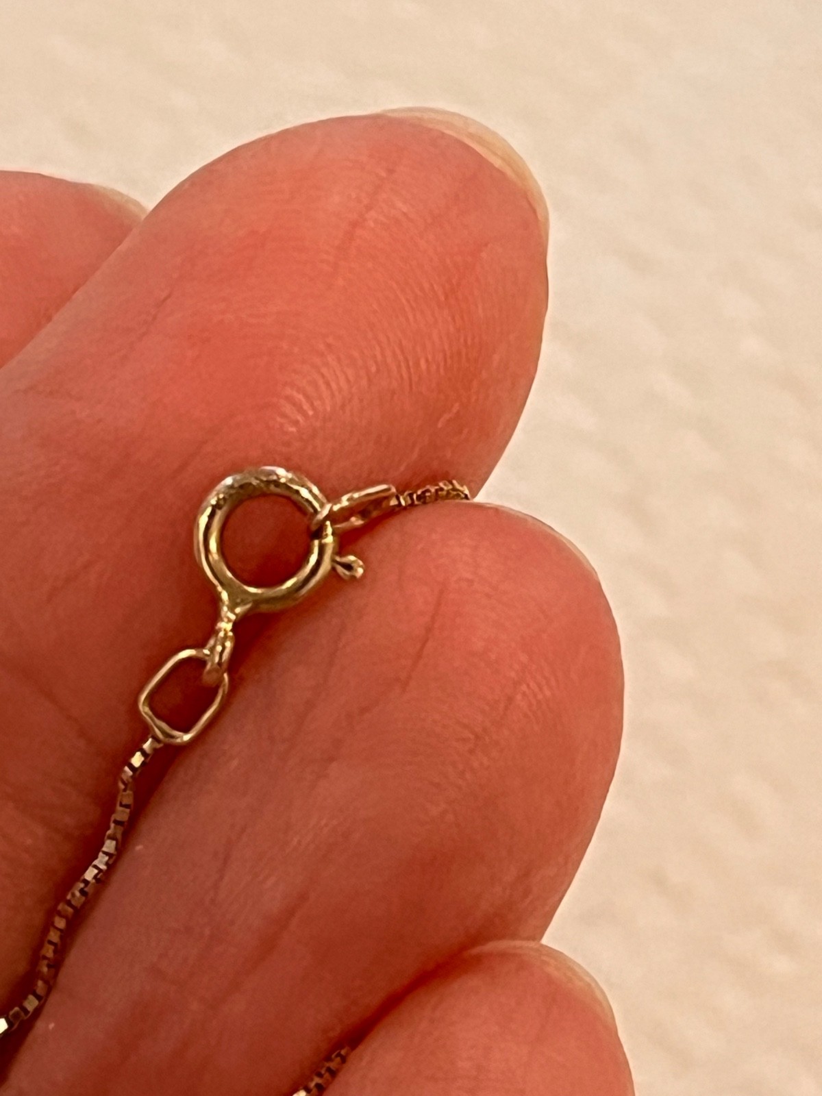 Germany 8 Karat/333 Yellow Gold Open Heart Pendant w 18″ Box Chain ~ 2.25 grams