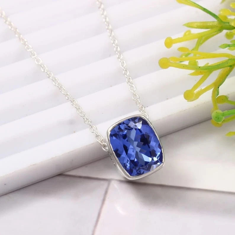 15 CT Natural Blue Sapphire Pendant in 925 Sterling Silver with Silver Chain