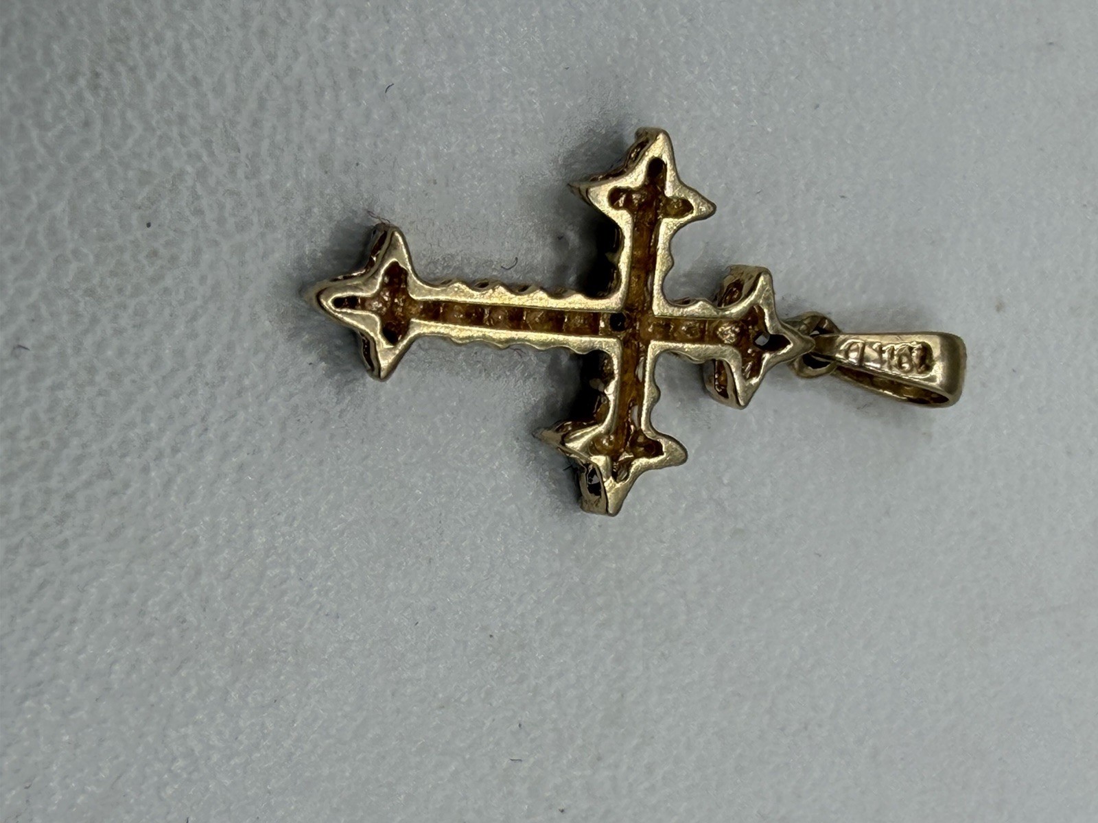 Vintage 10K Yellow Gold & Diamond 3 Point Greek Celtic Cross Pendant