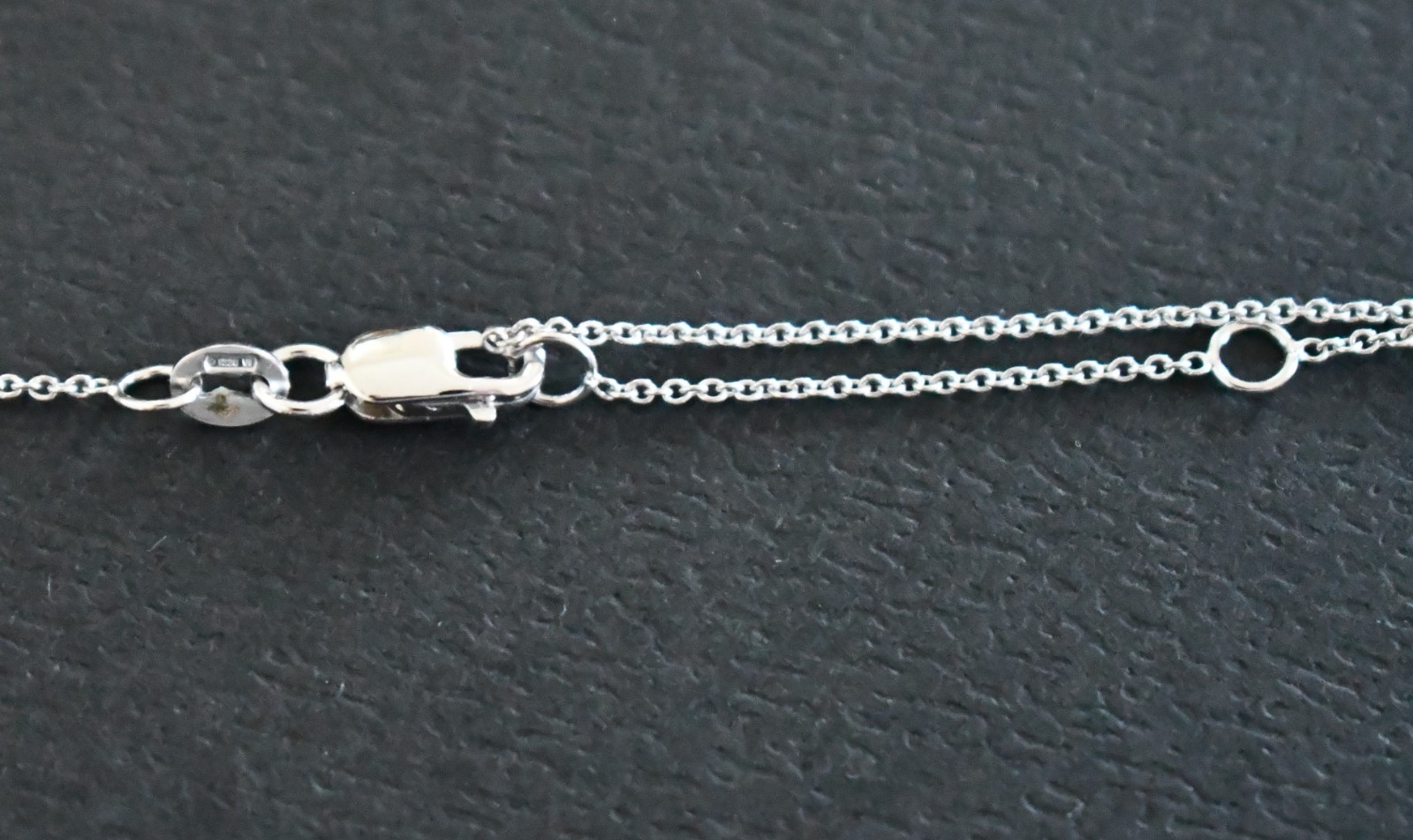 NEW ROBERTO COIN *DIAMANTE* 18K WHITE GOLD & DIAMOND Small Pendant Necklace