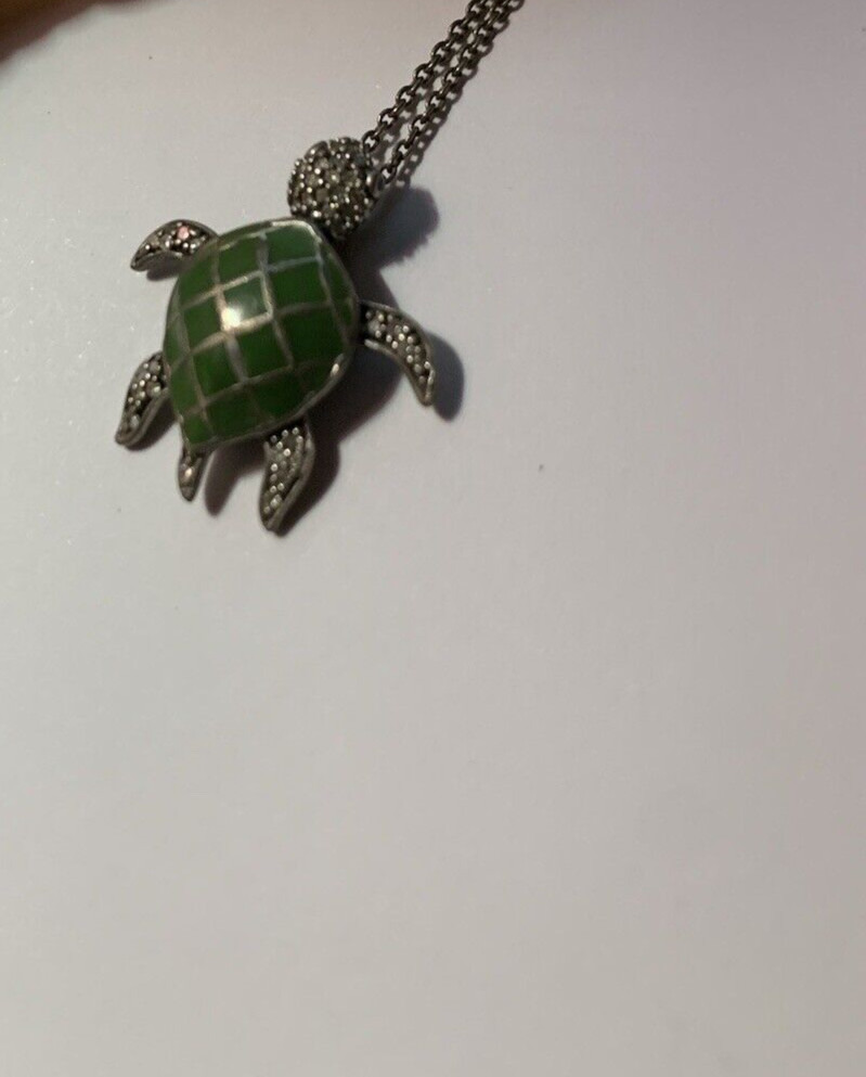 Sterling Silver 925 Necklace 1/10 CTW Diamond Green Turtle Pendant Womens
