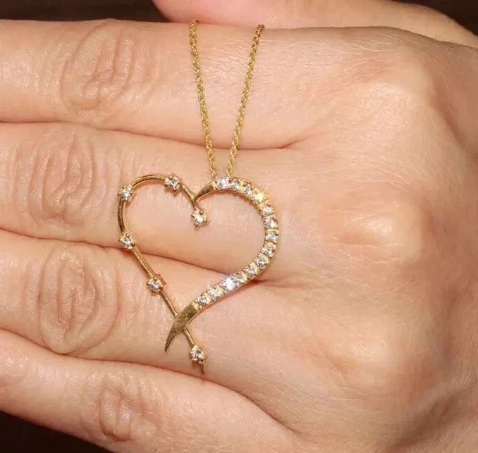 1CT Round Cut Lab Created Diamond Beauty Heart Pendant 14K Yellow Gold Plated