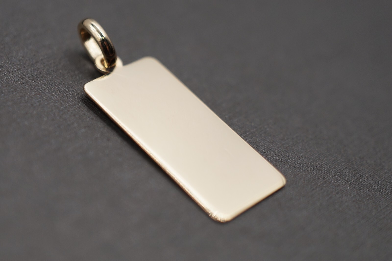 14K Solid Yellow Gold 1″ Rectangle Charm Pendant.