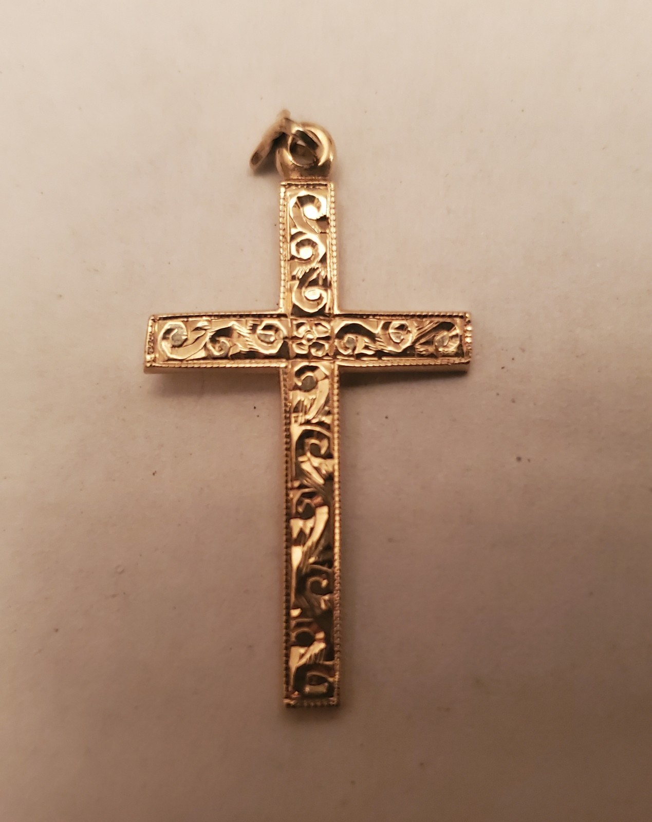 14k Gold Floral Cross 2.58 Grams