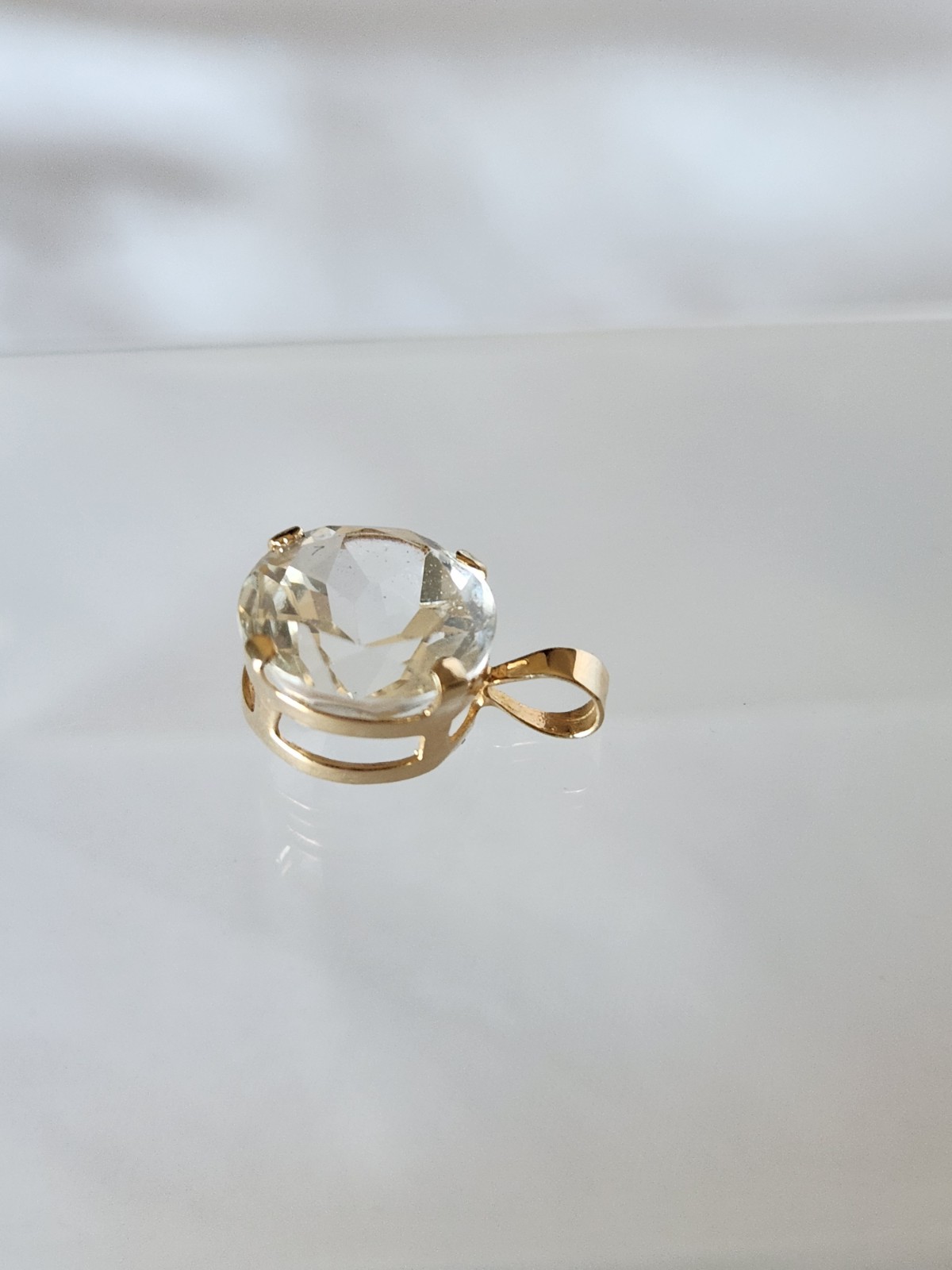 14K Yellow Gold Round Small PENDANT With Clear Topaz – Tested
