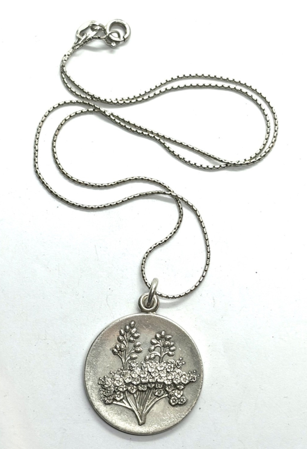 Vintage 1978 Sterling Silver Floral BouquetMedallion Pendant Necklace 9.7gr