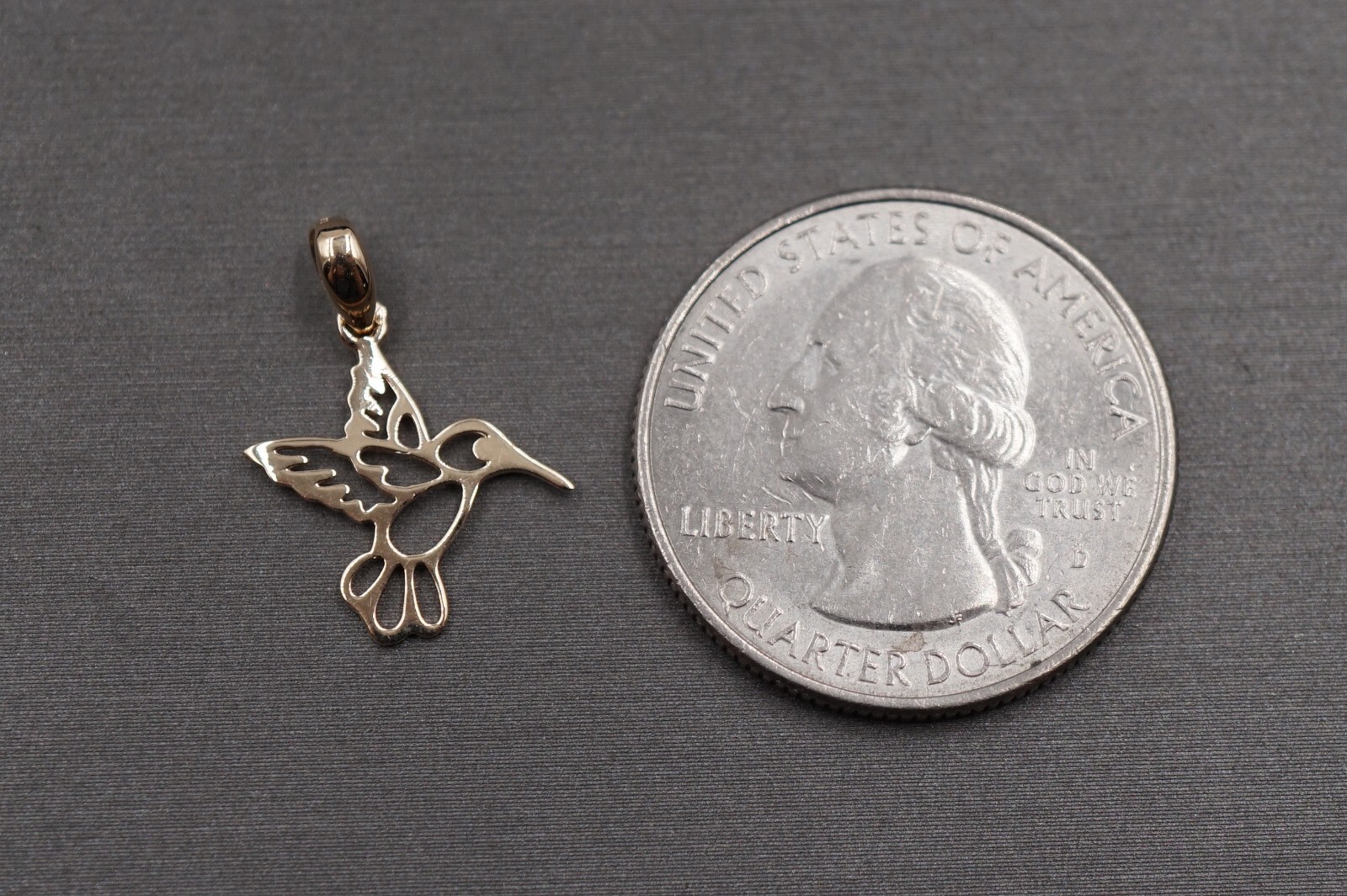 14K Solid Yellow Gold 0.75″ Small Light Flat Hummingbird Charm Pendant.