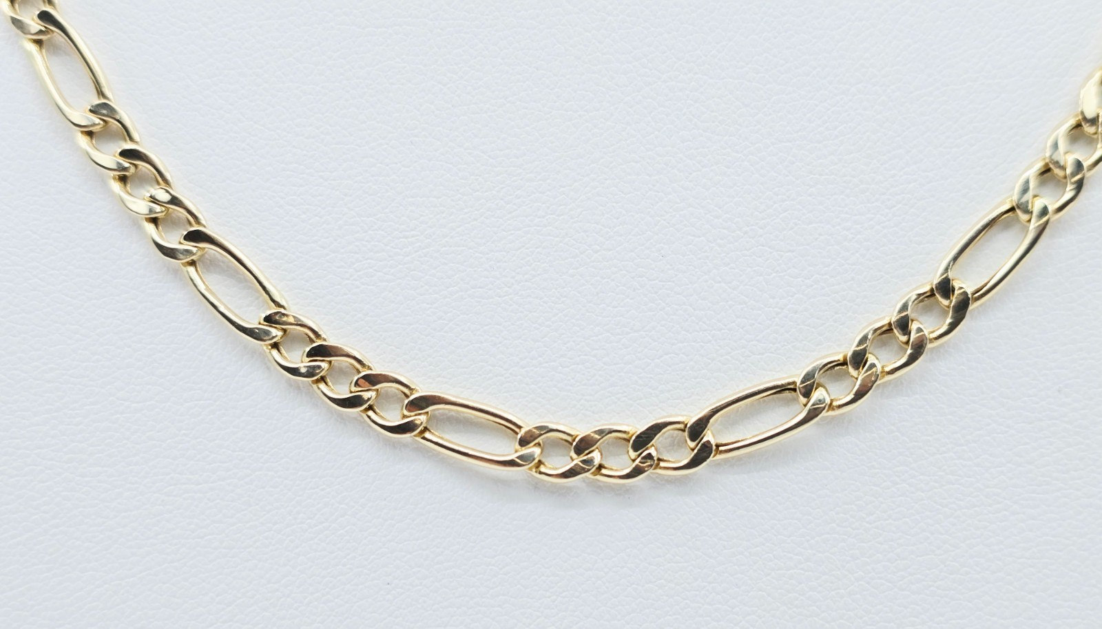 Beautiful 14K Solid Yellow Gold Designer Figaro Link Chain Necklace – 21.25″ L