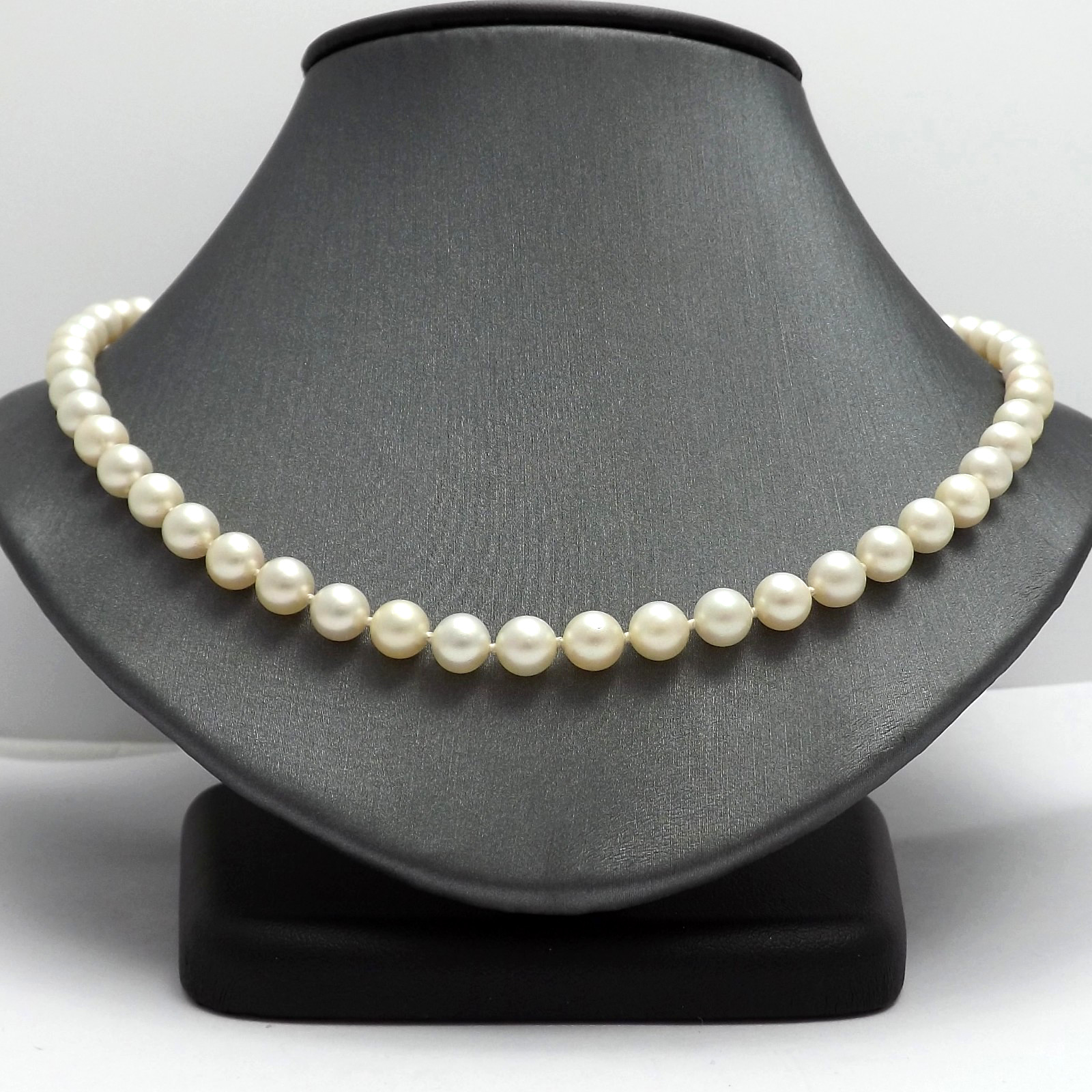 Solid 14K Gold Clasp Cultured Akoya Pearl Strand Necklace 19in Cream Color