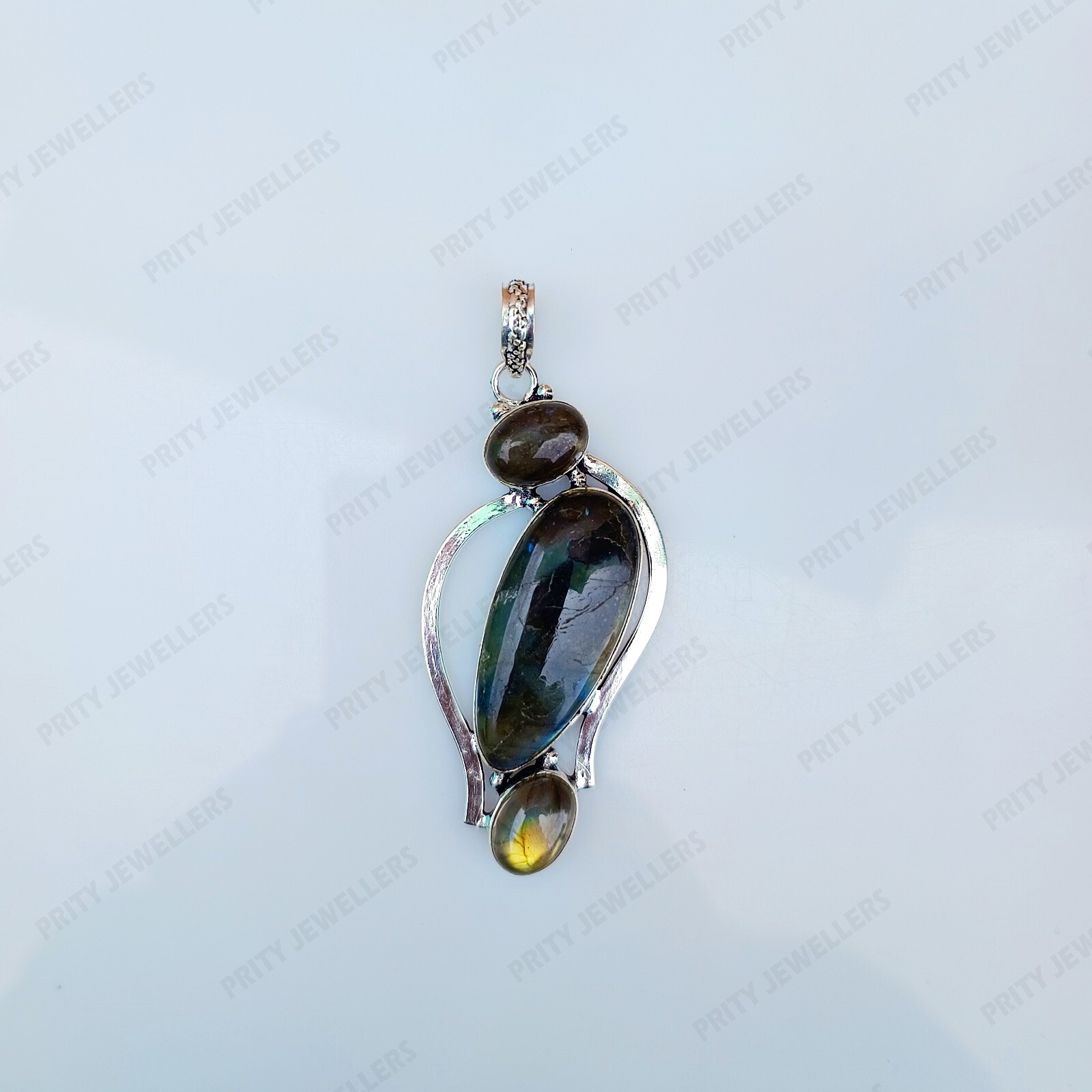 Natural Blue Flash Labradorite Gemstone 925 Sterling Silver Handmade Pendant