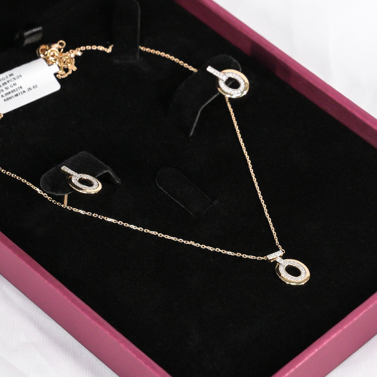 18 KARAT YELLOW GOLD | NECKLACE SET | NATURAL DIAMOND | IGI CERTIFIED