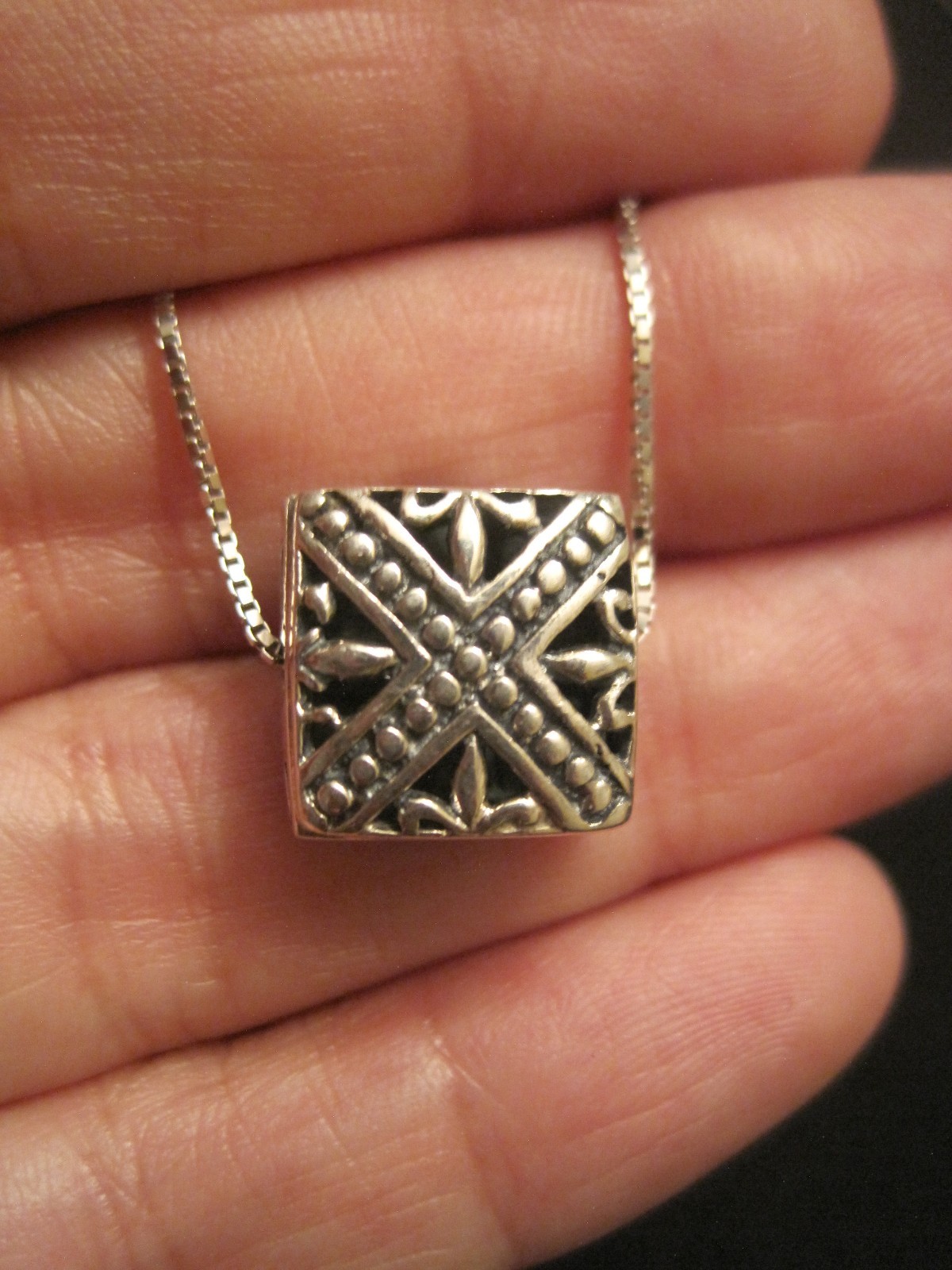 925 Sterling Silver Reversible Cross Necklace 16″ ~Weighs 5.47 Grams