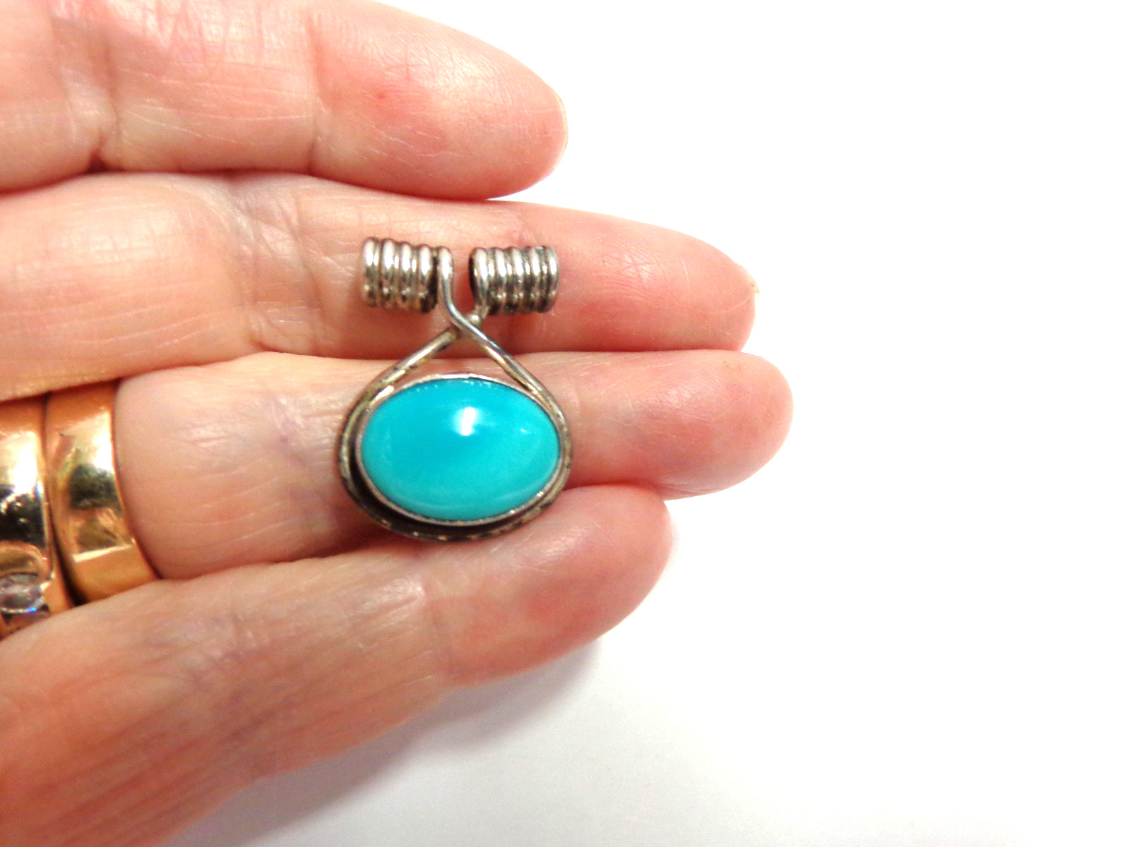sterling silver turquoise pendant by G sz 7/8 in lg wgt 2.9 grams tcw 3