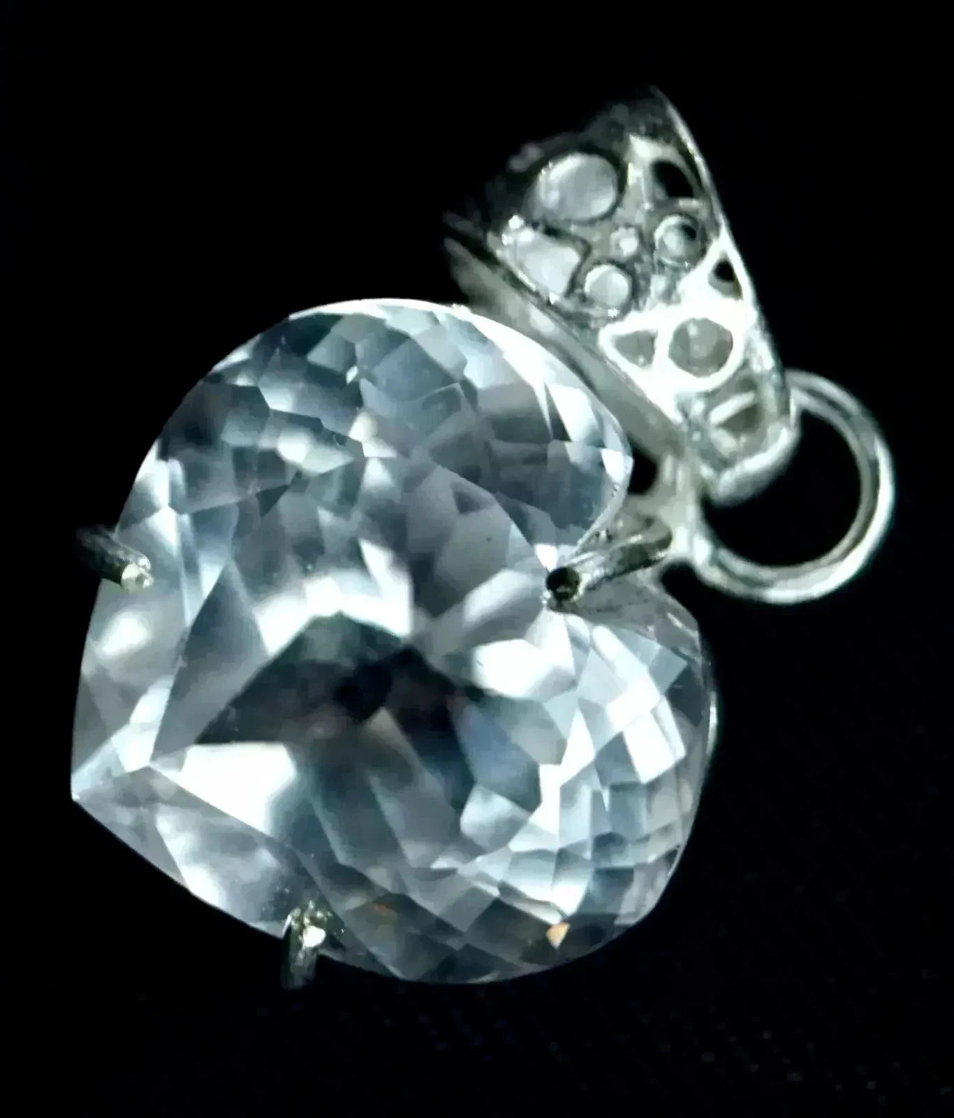 Natural 21 Ct White Sapphire Heart Cut 925 Silver Pendant Certified Gemstone