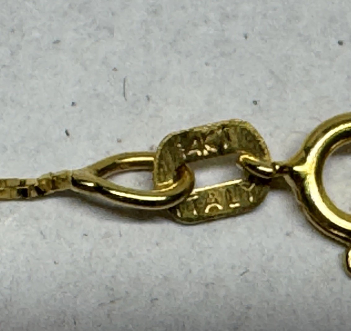 VINTAGE 14k Yellow & White Gold Central Pendant Necklace 1.28g 16″