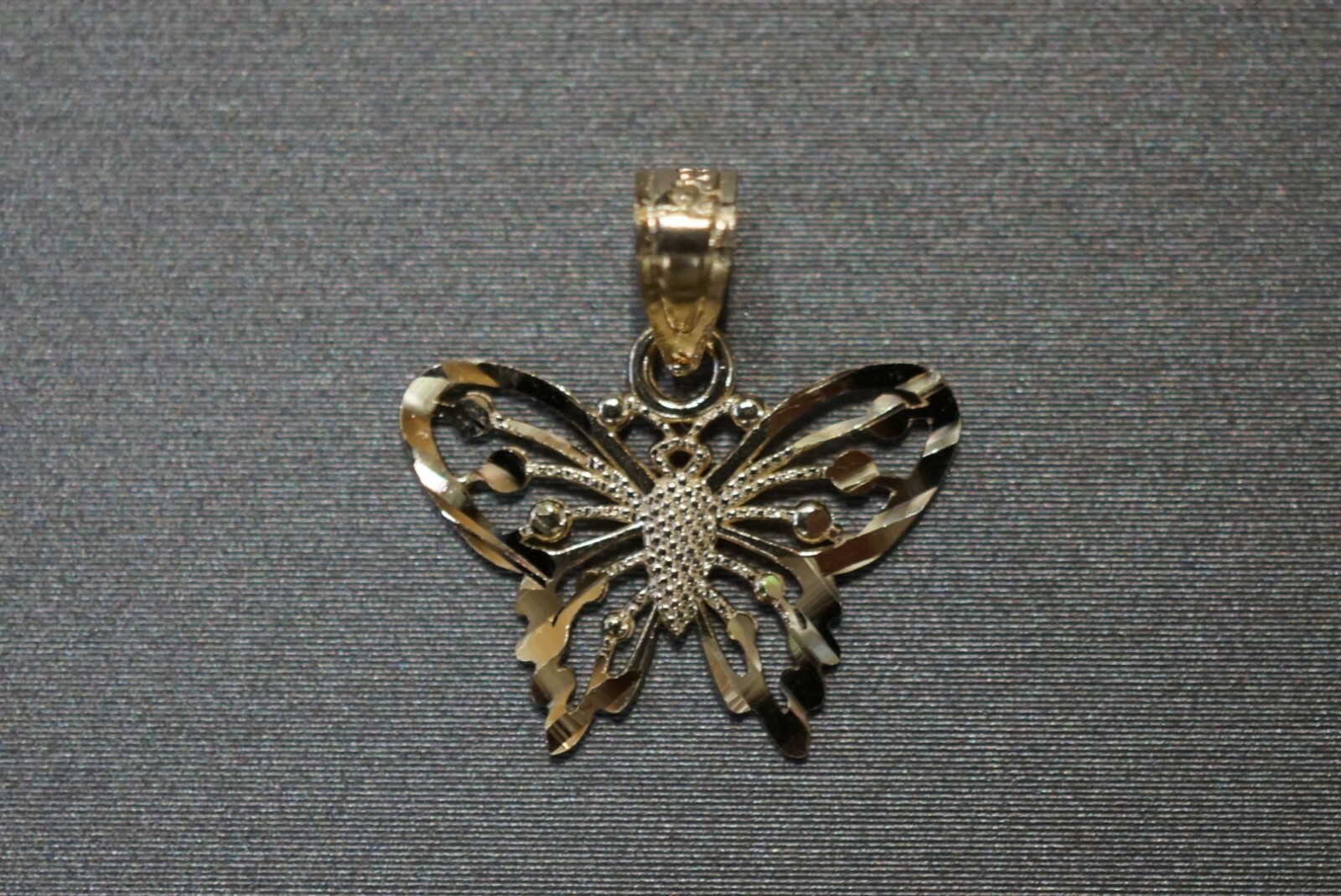 14K Solid Yellow Gold 0.65″ Small Diamond Cut Butterfly Charm Pendant.