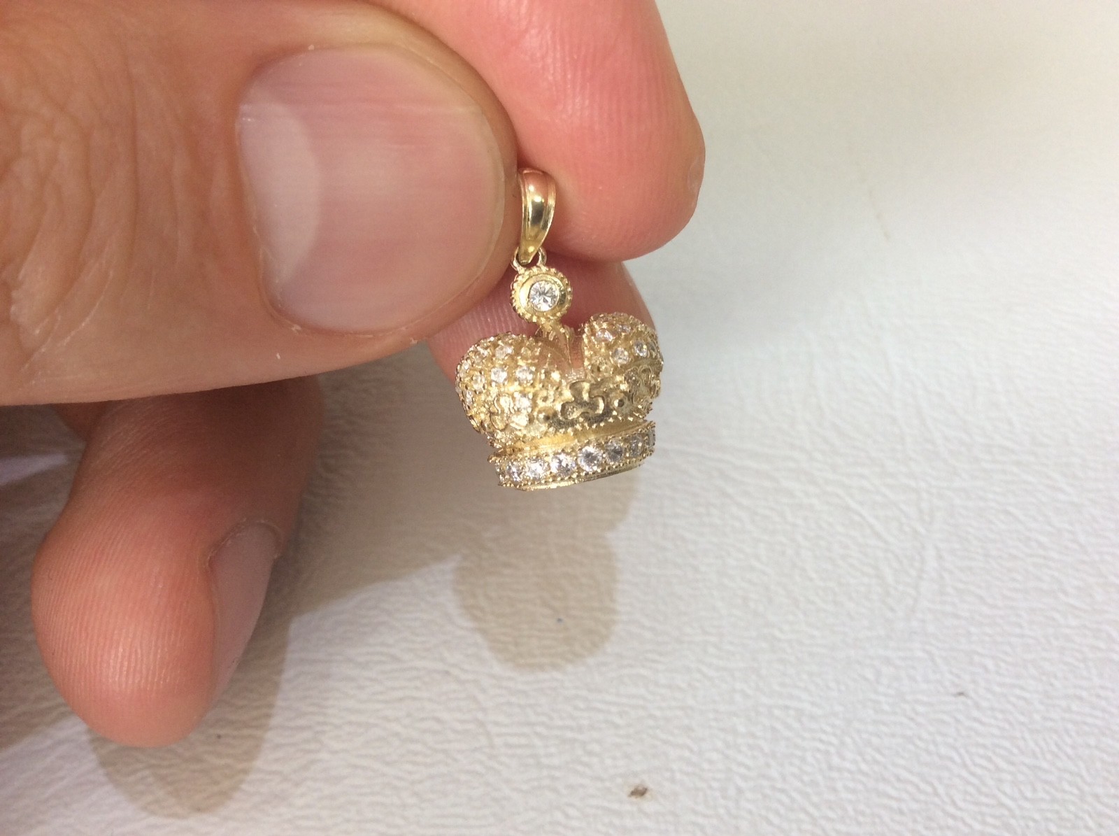 10k Solid Yellow Gold 3-D Crown Pendant Beautiful Sparkling CZ Royalty 3.4 grams