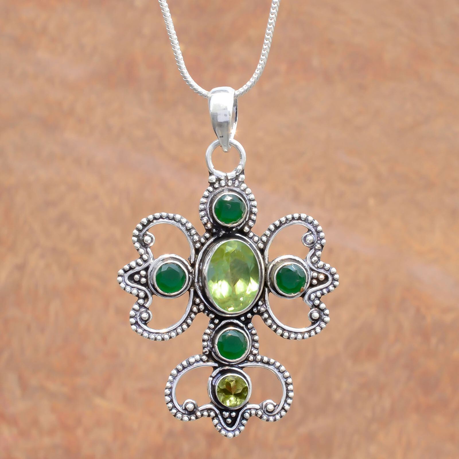 Peridot Cut & Green Onyx Gemstone Cross 925 Sterling Silver Beauty Art Pendant